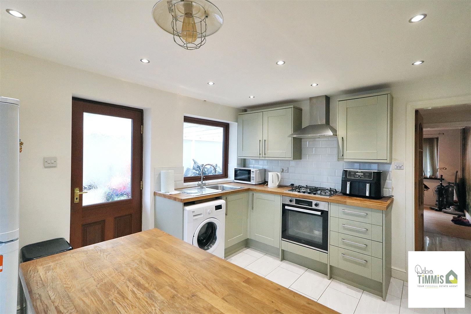 2 bed property in Fielden Close, Stoke-On-Trent